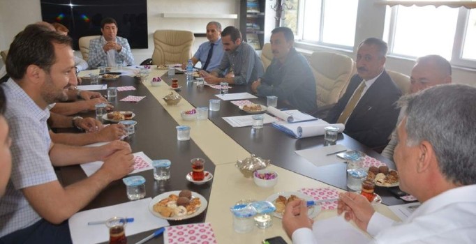 Tatvan’da ‘okuma yazma seferberliği’ toplantısı