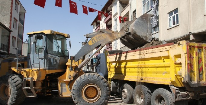 Malazgirt’te üst yapı çalışmaları tüm hızıyla devam ediyor