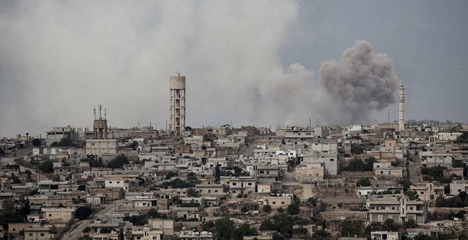 Rus savaş uçakları Hama ve İdlib'i vurdu