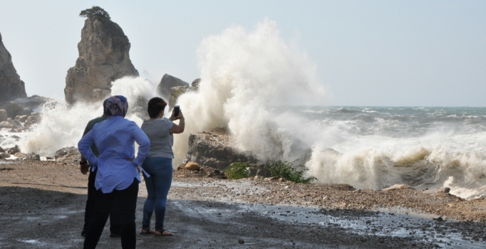 Dev dalgalarla selfie