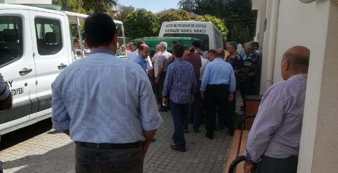 Canlı yayın yapıp intihar etti