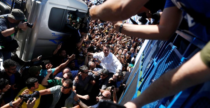 Brezilya'da aşırı sağcı devlet başkanı adayına bıçaklı saldırı