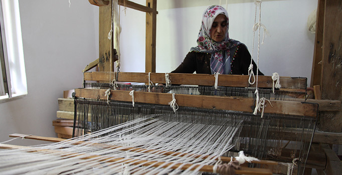 300 yıldır sürdürülen gelenek, ev kadınlarına iş kapısı oldu