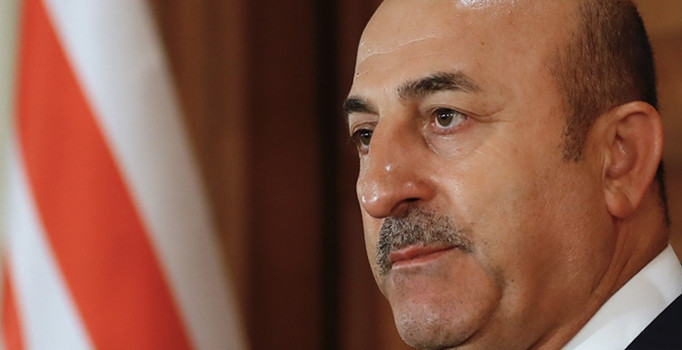 Mevlüt Çavuşoğlu: Teröristleri bahane edip İdlib'i vuruyoralr