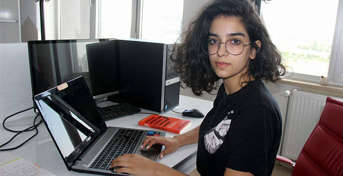 İnternet olmayan köyde doğdu, yazılım kurdu oldu