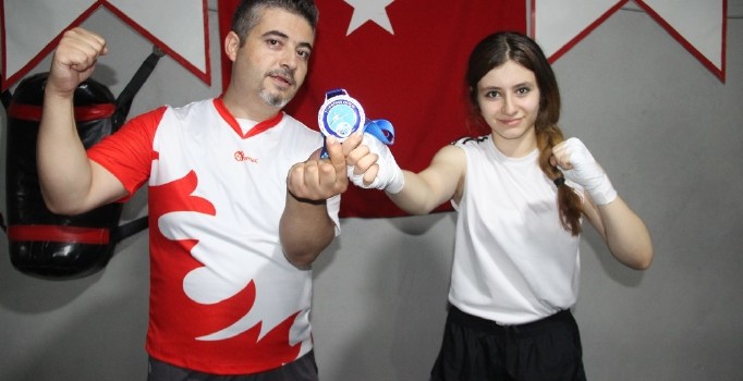 16 yaşında babasının ’madalya’ hayalini gerçekleştirdi