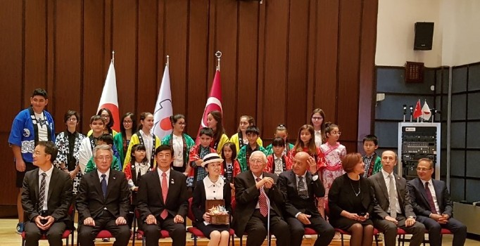 Japonya Prensesi Mikasa Ankara’da ağaç dikti