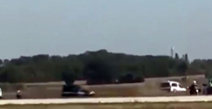 Fransa'da panik: Araç havalimanı pistine girdi