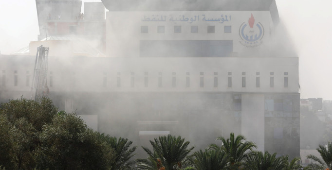 Son dakika! Libya'da petrol merkezinde patlama
