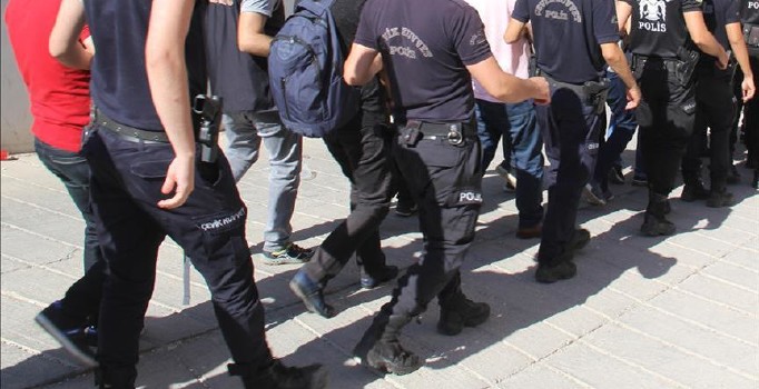 FETÖ’nün Hava Kuvvetleri yapılanmasına operasyon: 53 askere gözaltı