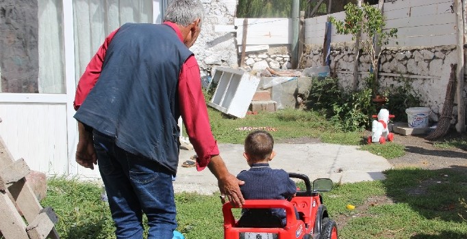 Oğlunu icra memuruna teslim etmeyen baba tutuklandı