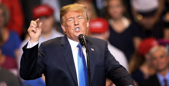 Trump Meksika'ya göçmenleri sınır dışı etmesi için para teklif etti