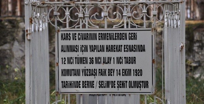 Yüzbaşı Faik Bey’in mezarı Benli Ahmet İstasyonu’nda