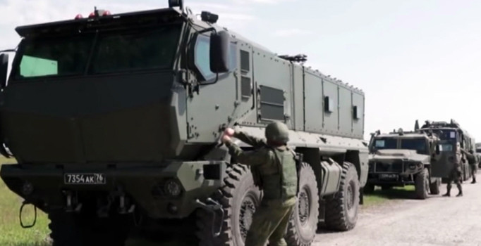 Son 37 yılın en büyük askeri tatbikatı 'Vostok-2018' başladı