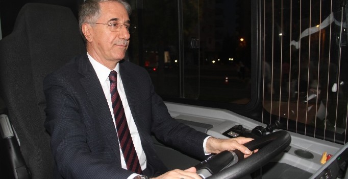 Elazığ’da yerli ve milli 52 yeni otobüs hizmete girdi