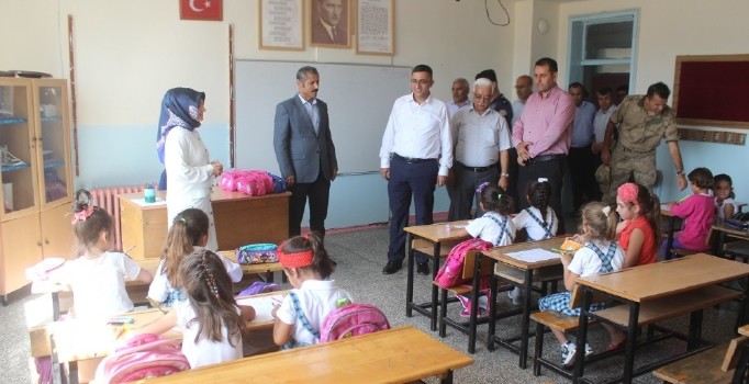 Yavuzeli’nde öğrencilere diş fırçası ve macunu dağıtıldı