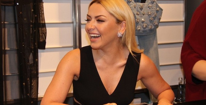 Hadise, Mersin’de Moda Severlerle Buluştu