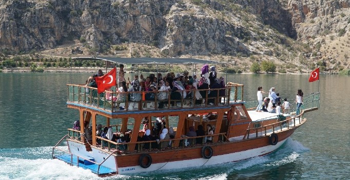 Haliliyeli kadınlar Halfeti’yi gezdi