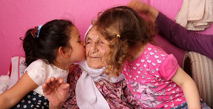 Hatay Samandag Da Yasayan 112 Yasindaki Fayikiye Soker In 120 Torunu Var