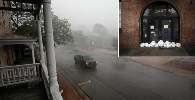 Florence kasırgası kıyı kesimlerde hissedilmeye başlandı