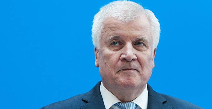 Almanya'da Türk STK'lar harekete geçti: İstifa et