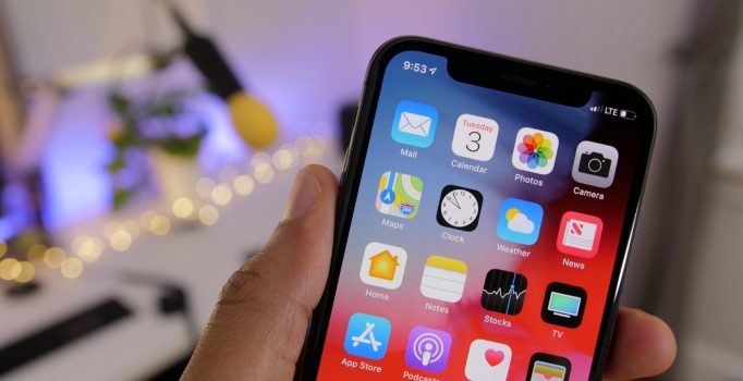 Apple haberciliğe soyunuyor
