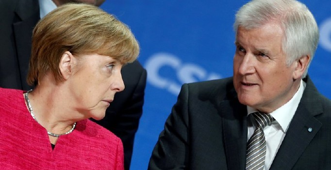 Merkel-Seehofer krizinde Şansölye'den yeni hamle