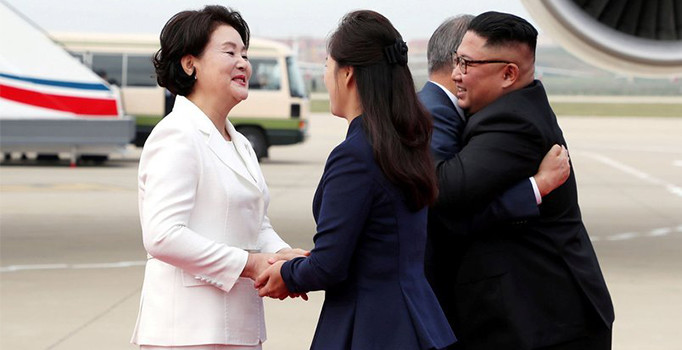 Koreler arası zirve: İki liderden samimi görüntü