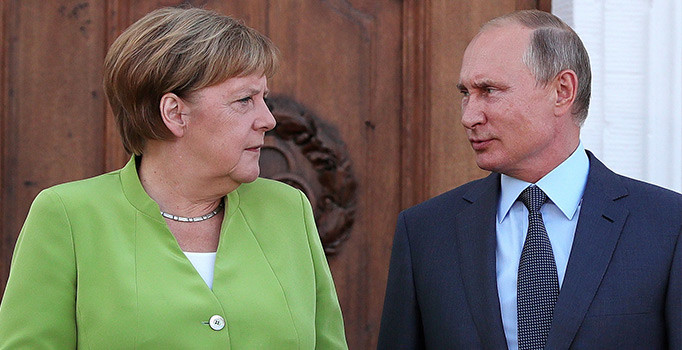 Merkel ve Putin Suriye'yi görüştü