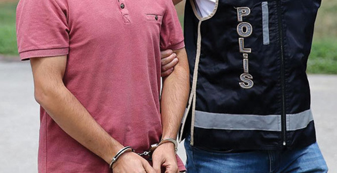 FETÖ'nün sözde 'bölge muhasebe imamı' Güngören'de tramvay durağında yakalandı