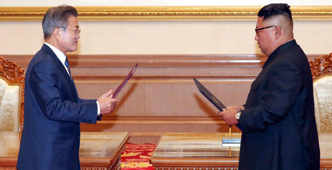 K. Kore'de tarihi zirve: Füze fırlatma rampası sökülüyor