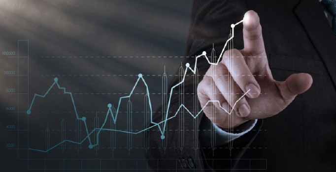 Hükümet Yeni Ekonomi Programı'nı açıkladı: Büyüme 3.8, enflasyon 20.8