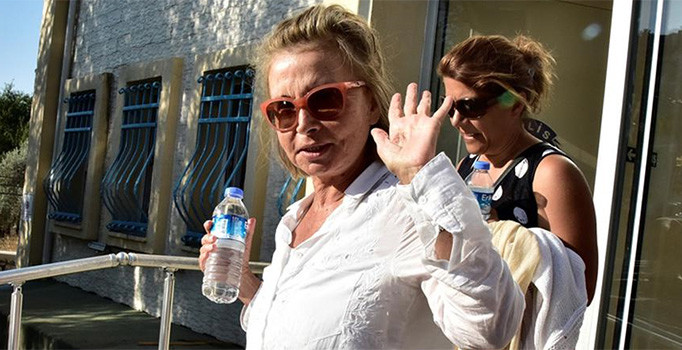 Nazlı Ilıcak:  Aldandığımı bugün itiraf ediyorum