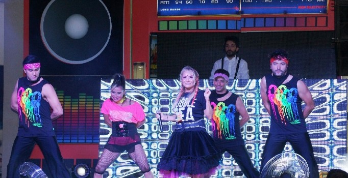 Yonca Evcimik, Forum Aydın’da konser verdi