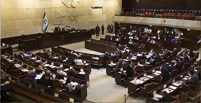 Netanyahu hükümeti 2 farkla güvenoyu aldı