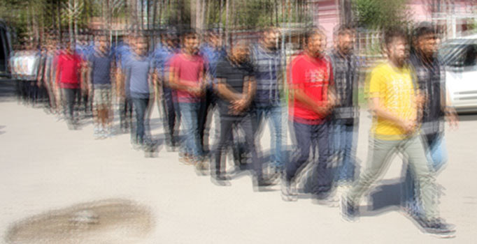 Van'da FETÖ/PDY operasyonu: 8 gözaltı