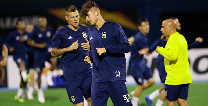 Fenerbahçe'ye derbi öncesi çifte şok! Yıldız oyuncular kadrodan çıkarıldı