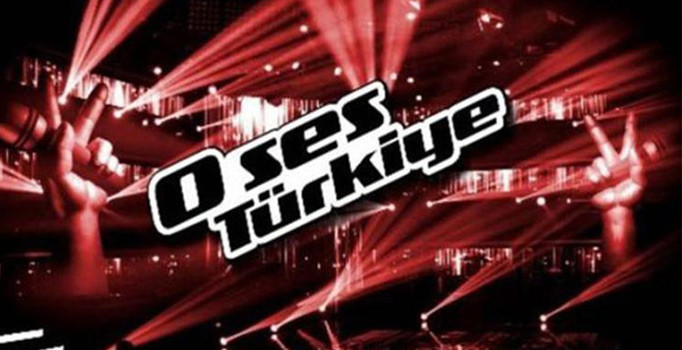 O Ses Türkiye'den ilk fotoğraf geldi: Beyaz jüri koltuğunda