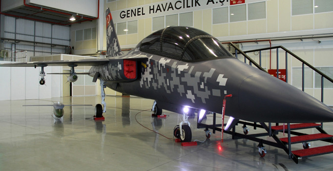 Milli uçak Hürjet’ten gövde gösterisi