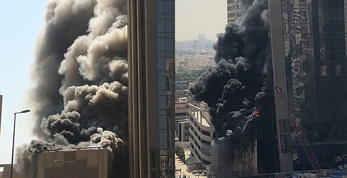 Kuveyt’te banka binasında yangın