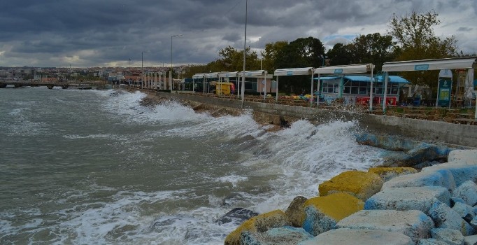 Aydın’da fırtına öncesi hava değişti