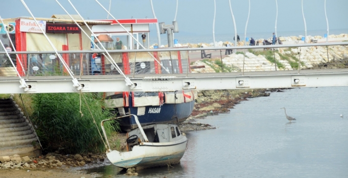 Yalova'da deniz çekildi