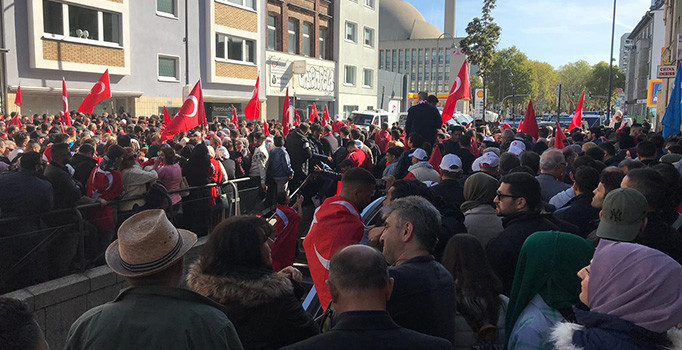Alman polisi cami açılışına Türkleri almıyor
