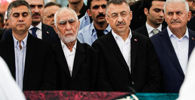 Cumhurbaşkanı Vekili Fuat Oktay'ın annesi son yolculuğuna uğurlandı