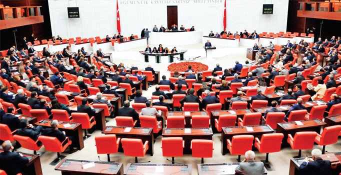 Yeni yasama yılı bugün başlıyor