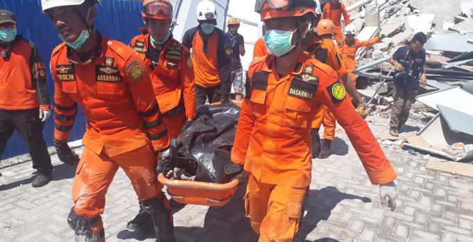 Endonezya depreminde ölü sayısı 1,234’e yükseldi