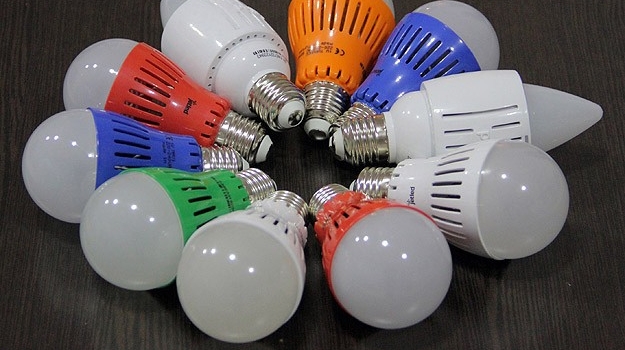 Robot teknolojisiyle led ampul üretecek