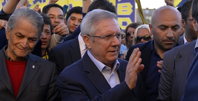 Fenerbahçe Başkanı Aziz Yıldırım sözleşmesi biten futbolcularla masaya oturmadı