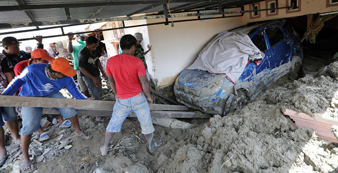 Endonezya’da ölü sayısı 2 bin 245'e yükseldi