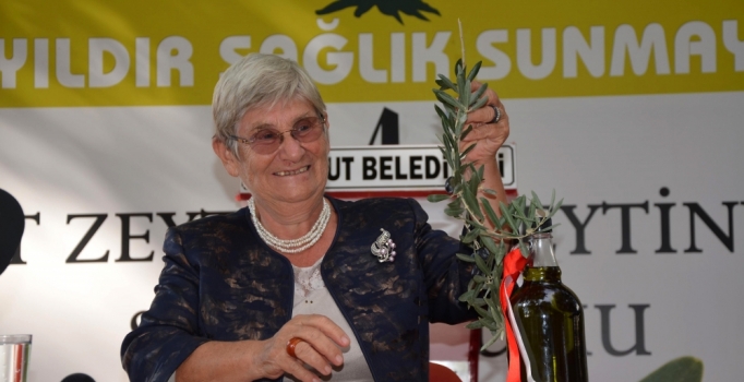 Canan Karatay: Beton dikmeyin, zeytin ağacı dikin